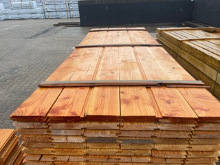 Ca. 120x Douglas Wisselsponning/Halfhoutsrabat, 18x190mm, lengte 300cm